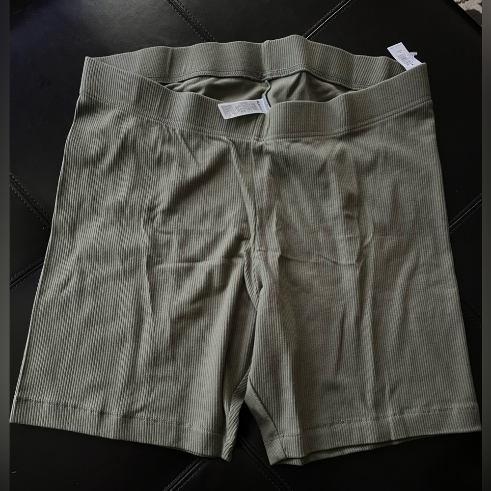 NWT Old Navy ribbed bike shorts. Size XL petite. Green color.